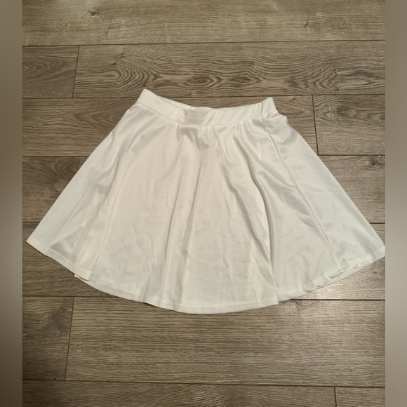 White Skater Skirt - Picture 1 of 2